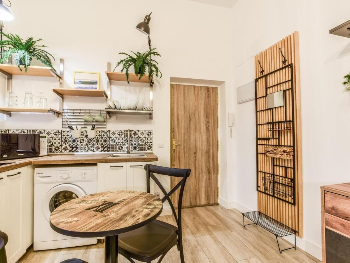 Apartamento Plaza De Lavapies Alquiler Temporal Madrid Luaran gambar